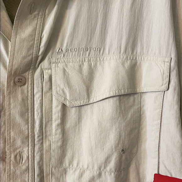 Redington Beige Short Sleeve Shirt size L brand new length 32” pit to pit 44” - Picture 6 of 8